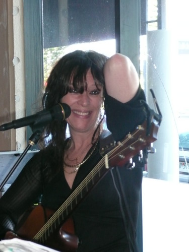 Beth, singer in Melbourne, photo 3