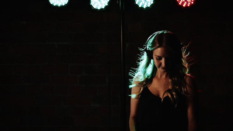 Cara Jane, pianist and singer solo in Melbourne, photo 3