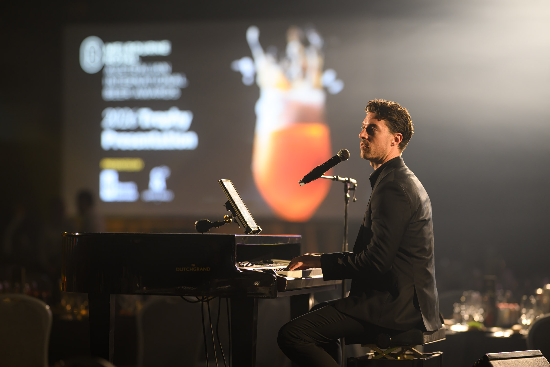 Jeremy Bennett, pianist and singer solo in Melbourne