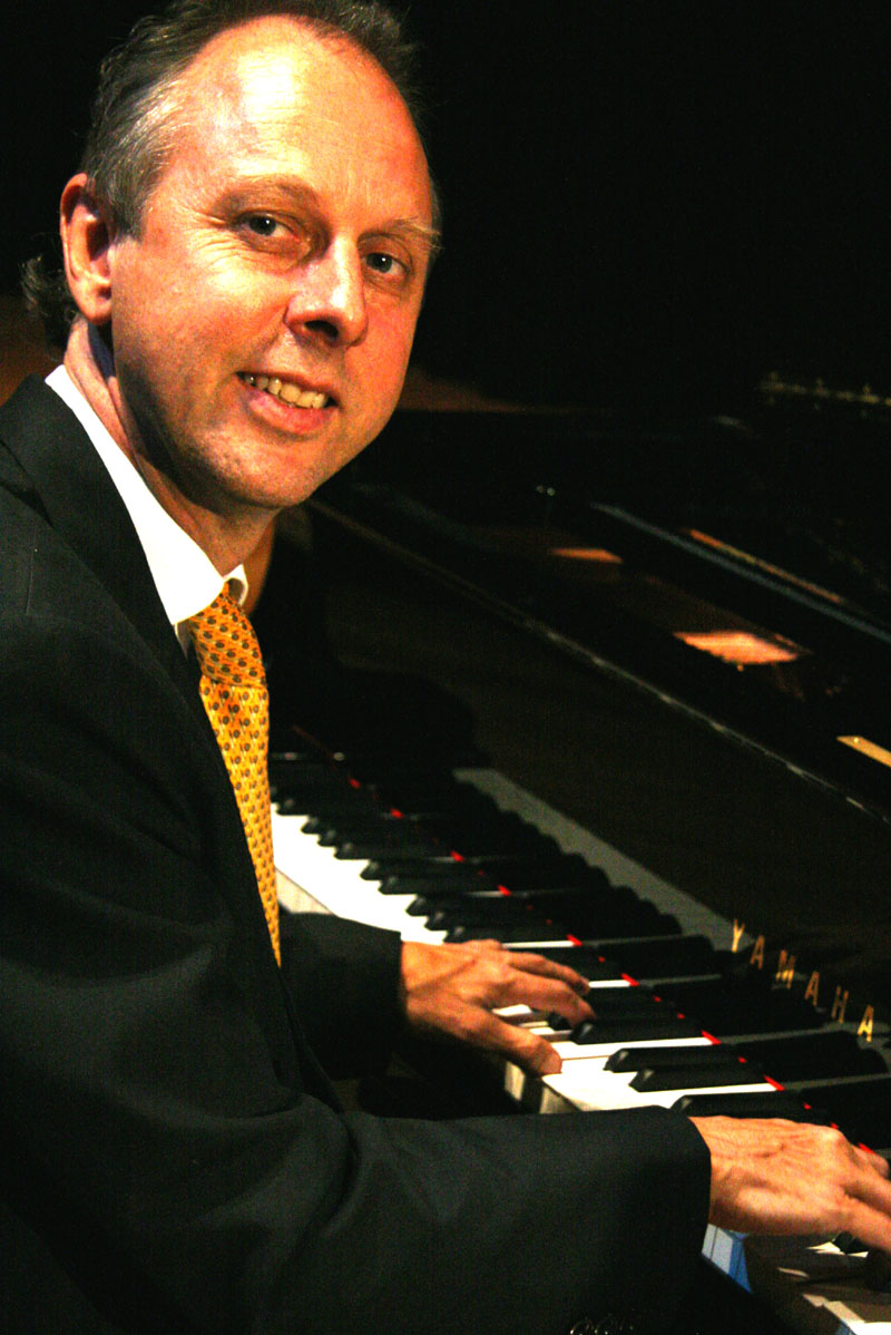 Pianoman Phil, pianist and singer solo in Melbourne