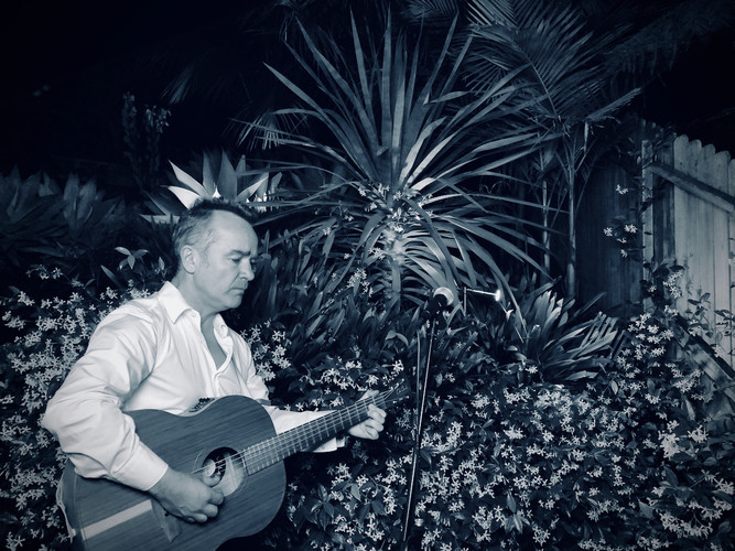 Peter Shilling, guitarist in Milton, photo 3