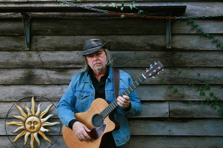 Liam J Buchanan, singer-songwriter in Monto, photo 3