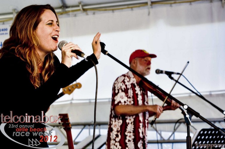 Little Cents, cover band in Newcastle, photo 3