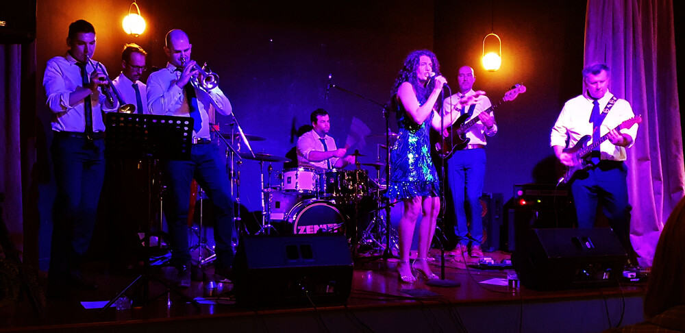 Zenith, cover band in Newcastle, photo 3