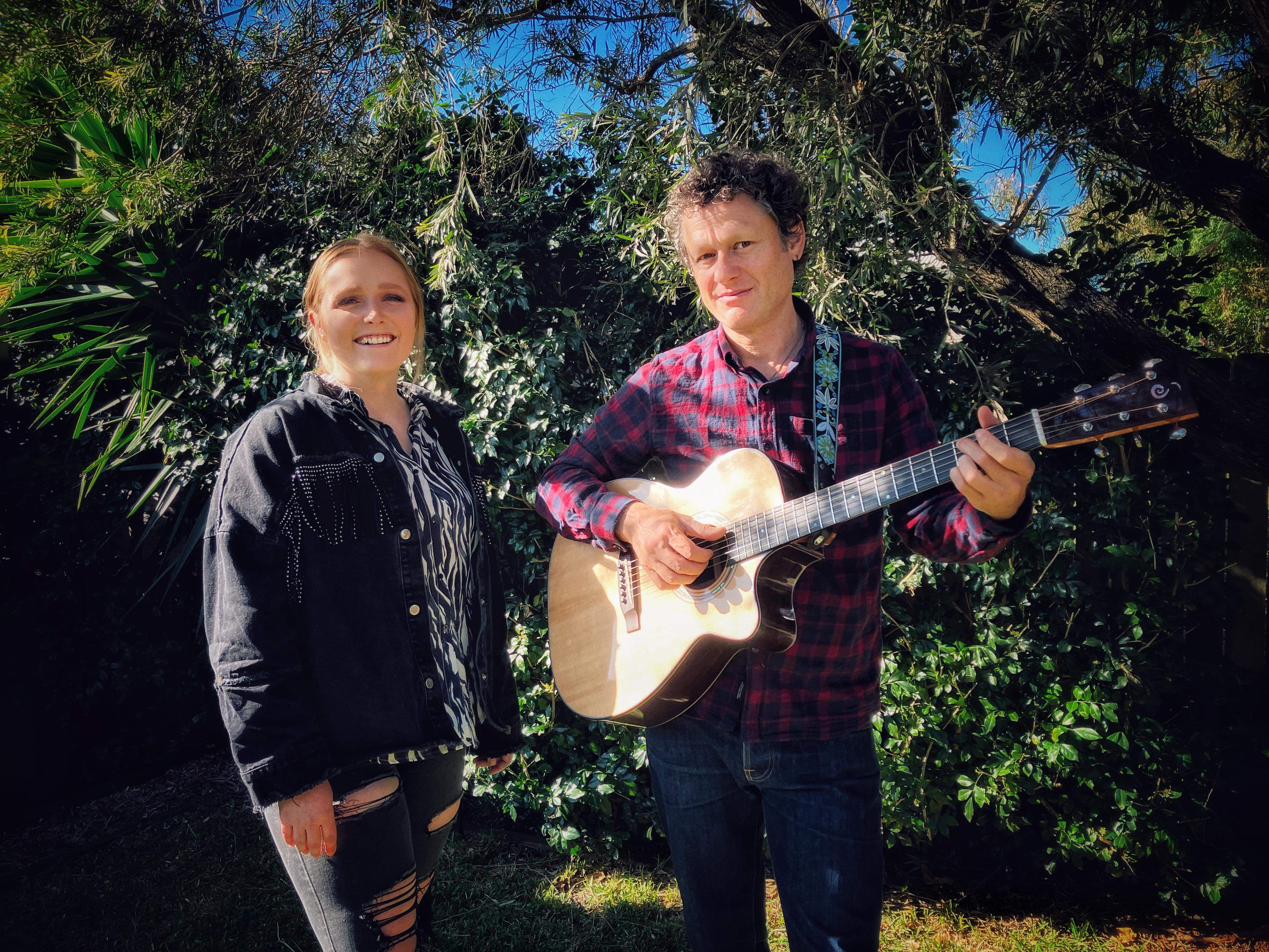 Splashing Mood, musical duo in Newcastle, photo 2