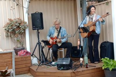 Mem Davis Duo, wedding band in Wollongong, photo 3