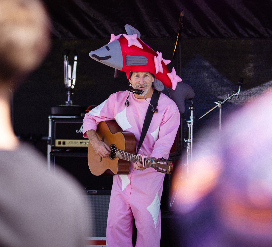 Salmonhead, singer in Ocean Shores, photo 2