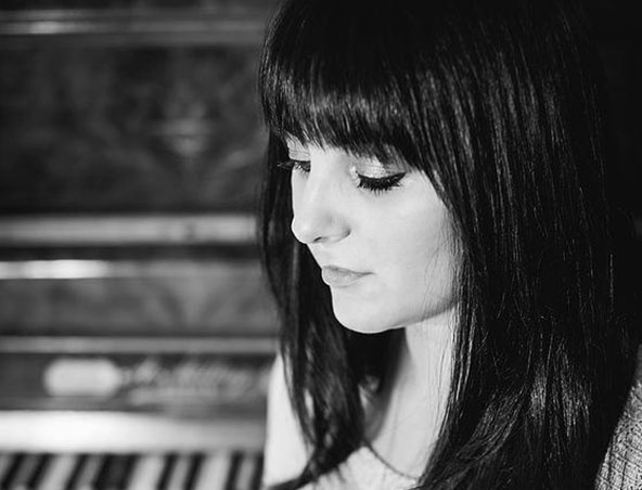 Amanda Canzurlo, musical duo in Perth