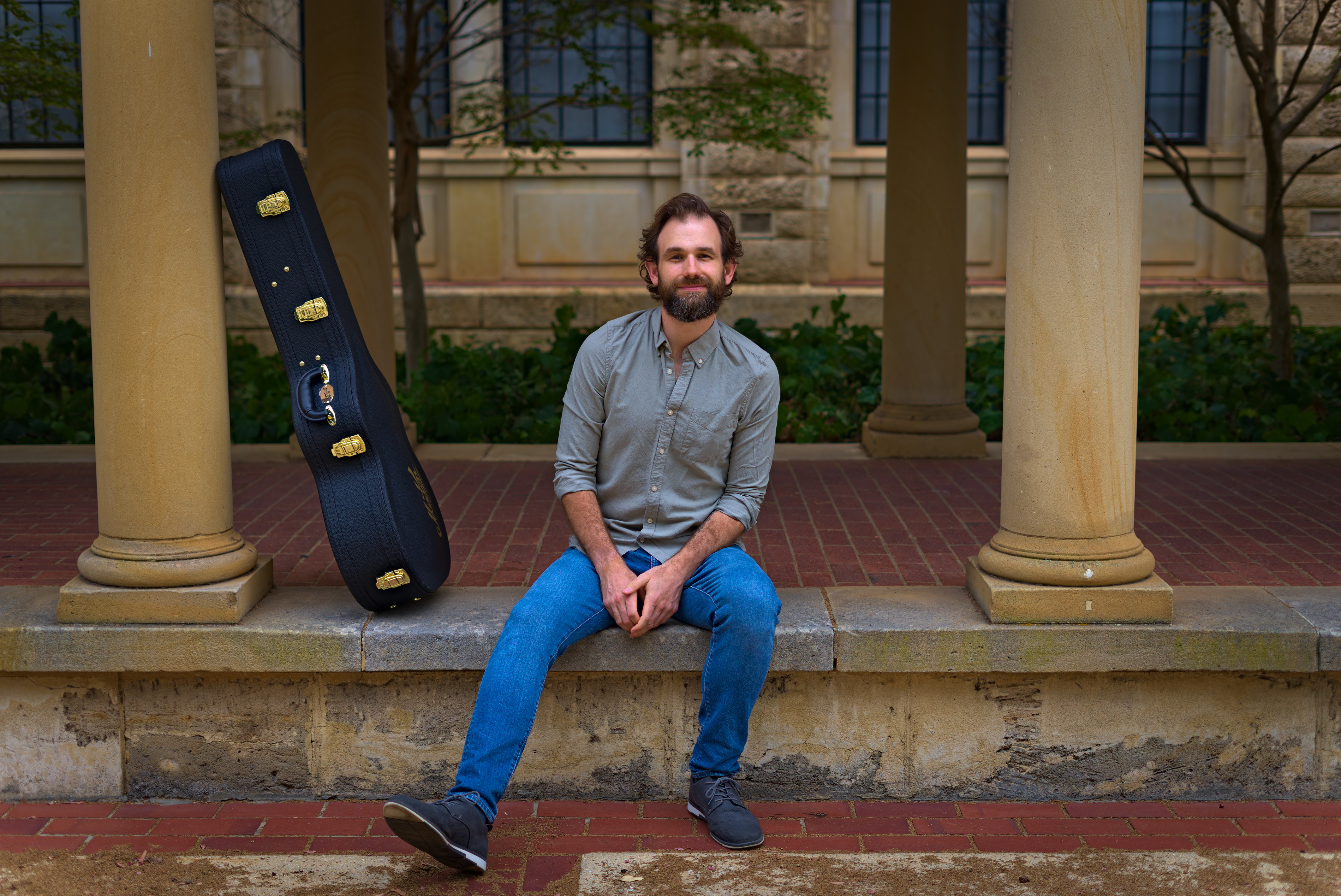Andrew Kelly, singer in Perth