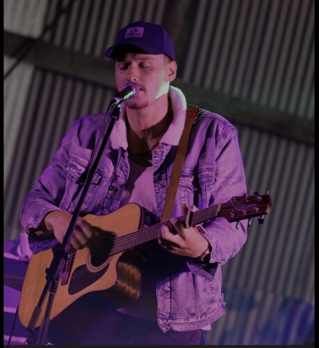 Aurum Summer, singer-songwriter in Perth, photo 3