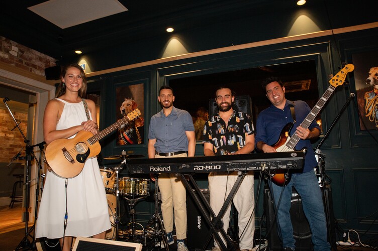 Nelly & The Rich Keys, cover band in Perth, photo 3