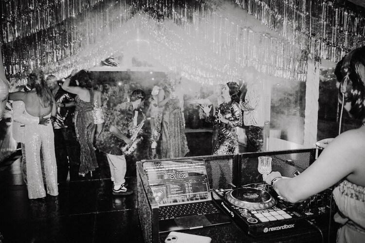 DJ Ivy de Vill, live in Perth, photo 3