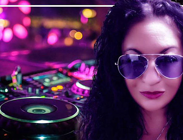 Nikki, dj in Perth
