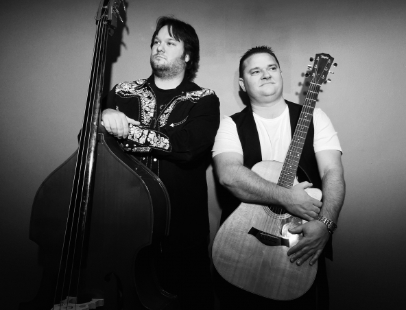JustUs, musical duo in Perth, photo 2