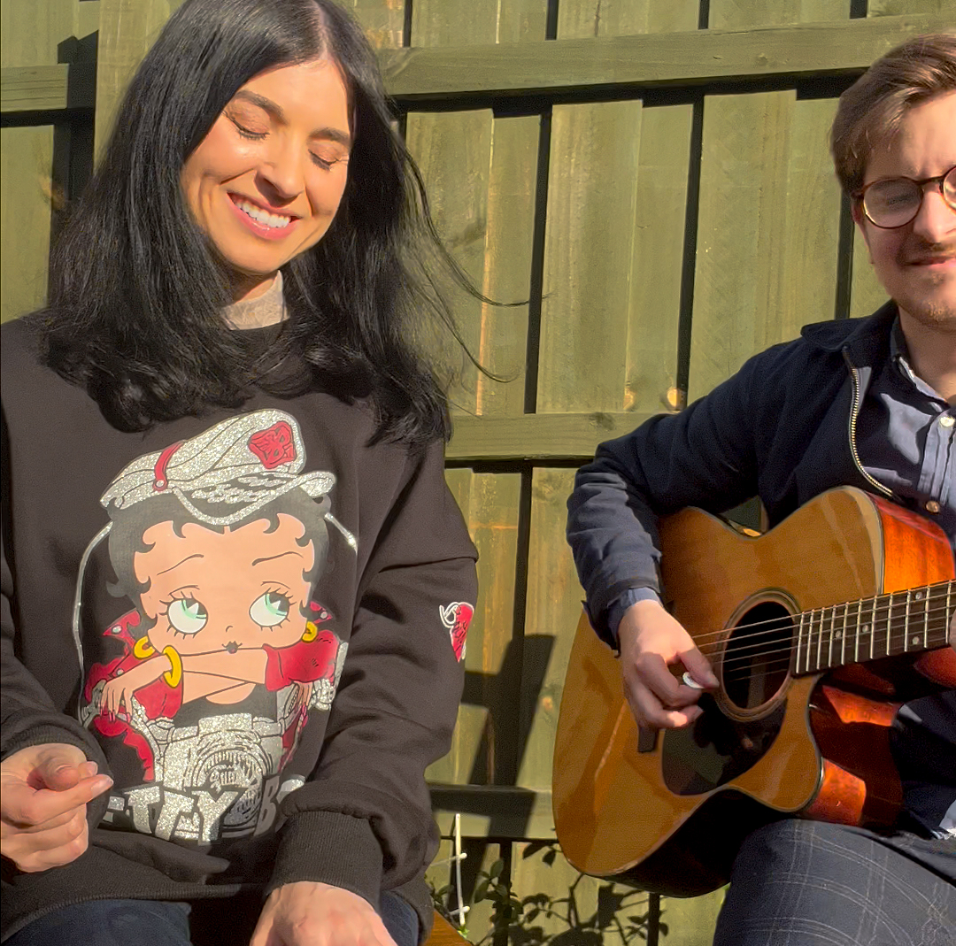 Vanessa Raspa, musical duo in Perth