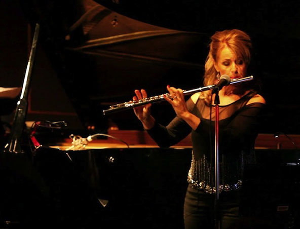 Laura Bernay, jazz band in Perth, photo 3