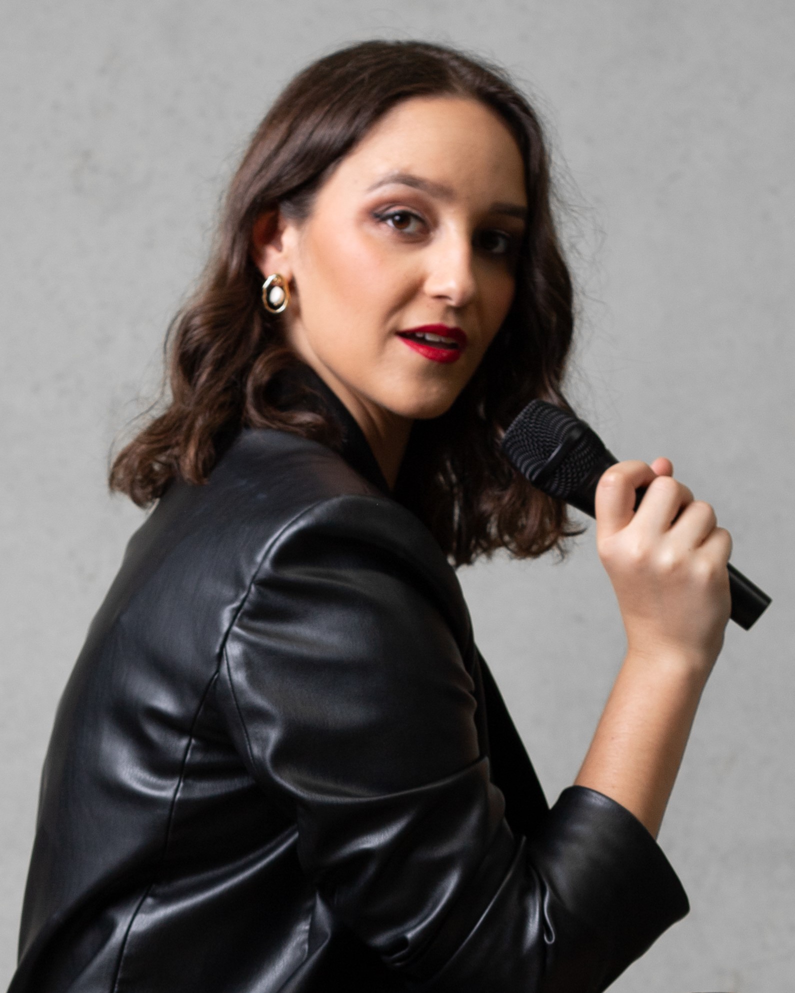 Rachael Coltrona, singer in Perth