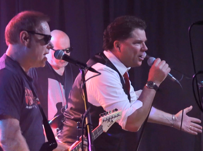 Face The Day, tribute band in Perth, photo 3