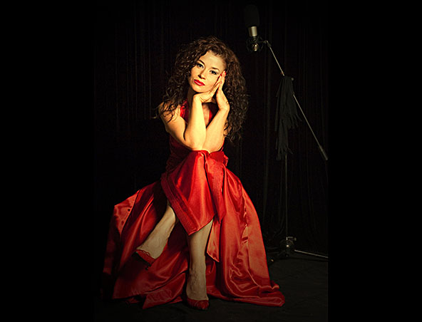 Nina, wedding singer in Perth, photo 3