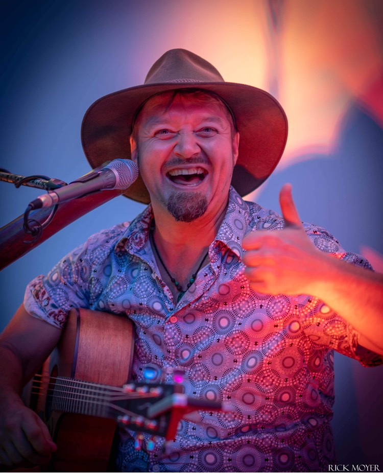 Shannon Hunter, musical soloist in Port Douglas