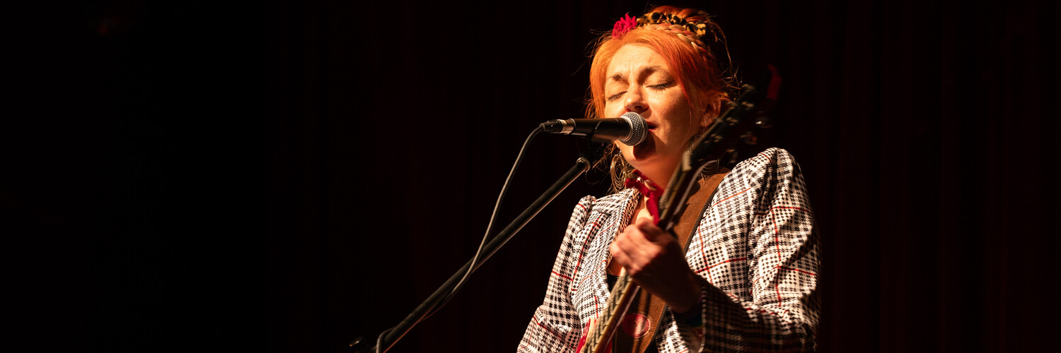 Kara Coen, soul singer in Quaama, photo 3