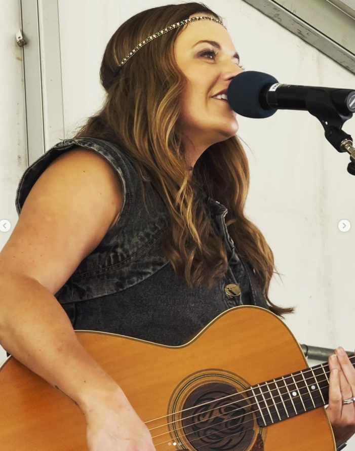 Angela Easson, singer in Sunshine Coast