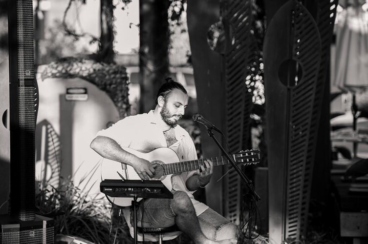 Elninittomusic, guitarist in Sunshine Coast, photo 3