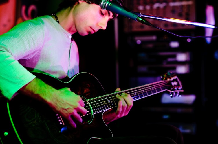 Simon Meola, singer in Sunshine Coast, photo 3