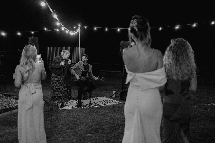 Theunis Music, singer-songwriter in Sunshine Coast, photo 3