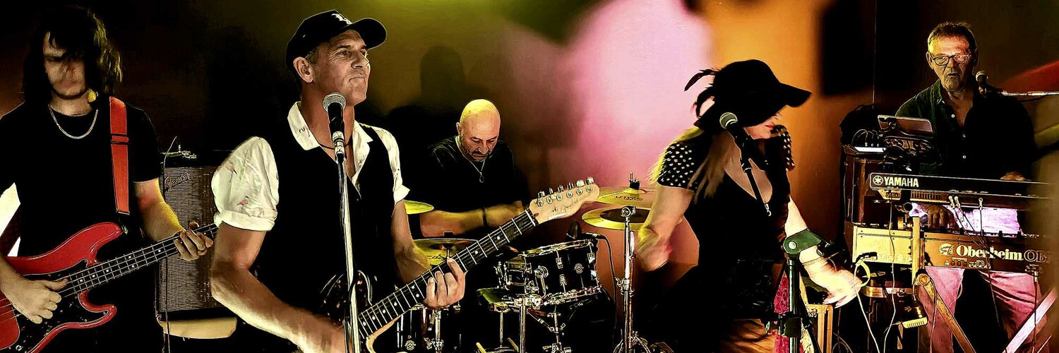 The Rock Stella Project, cover band in Sunshine Coast, photo 3
