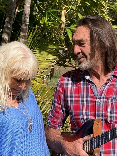 Black Cow, musical duo in Sunshine Coast