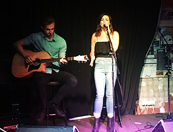 Mckenzie And Jon, musical duo in Sydney, photo 2