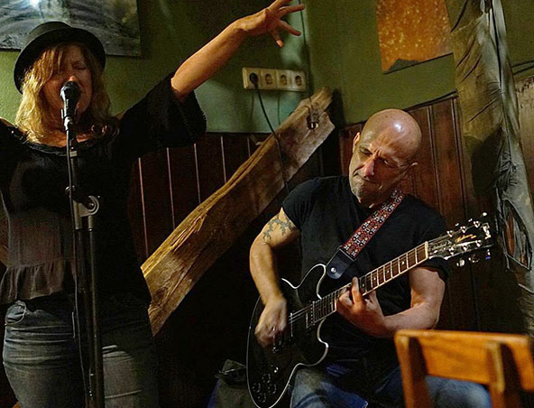 Shift It Baby, musical duo in Sydney, photo 2