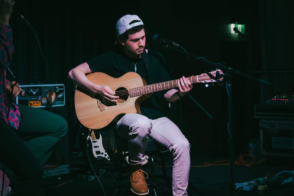 Dan, singer in Sydney, photo 2