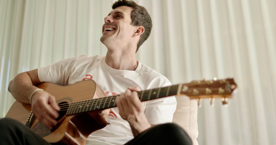 Gus Abiz, singer in Sydney, photo 3