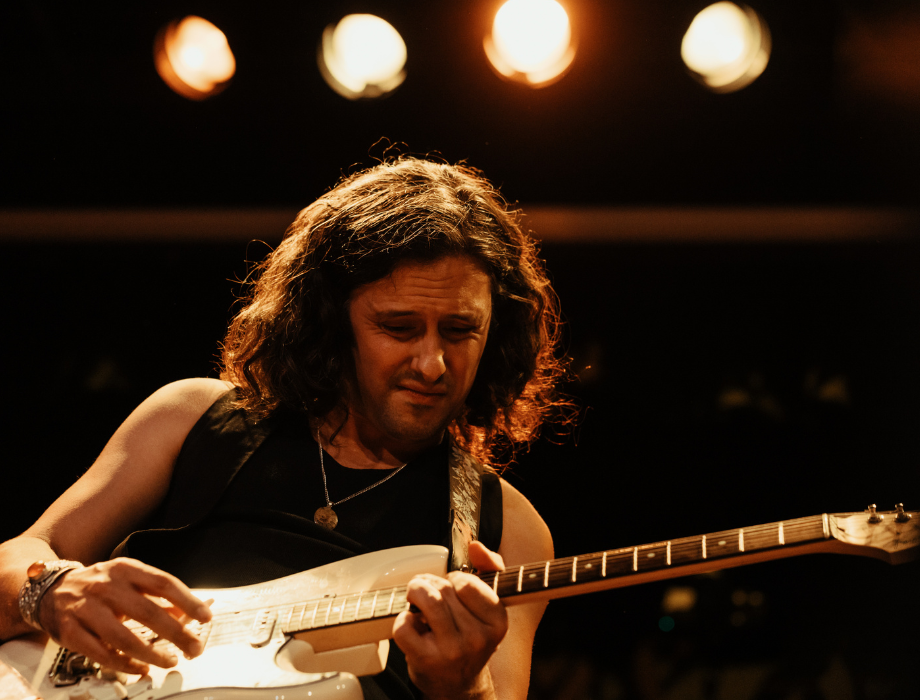 Paul Mason, guitarist in Sydney, photo 2