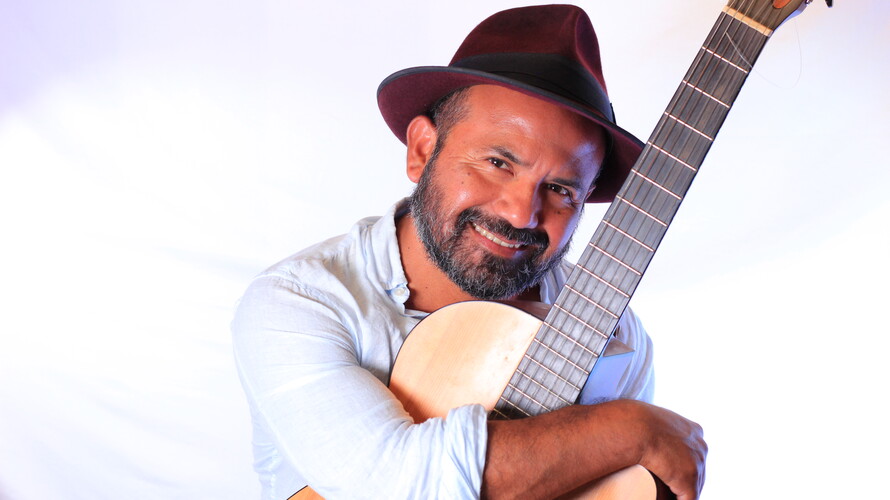 Richard Valdez, singer in Sydney, photo 3