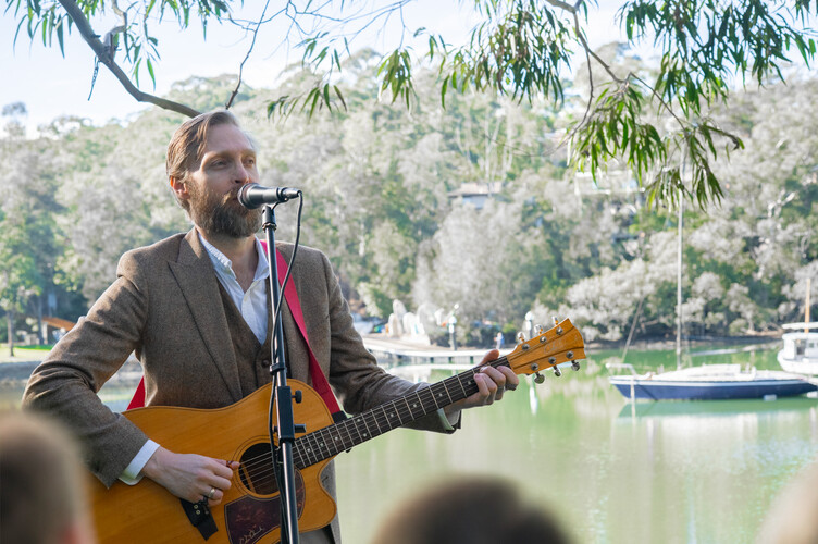 The Modern Bard, folk singer in Sydney, photo 3