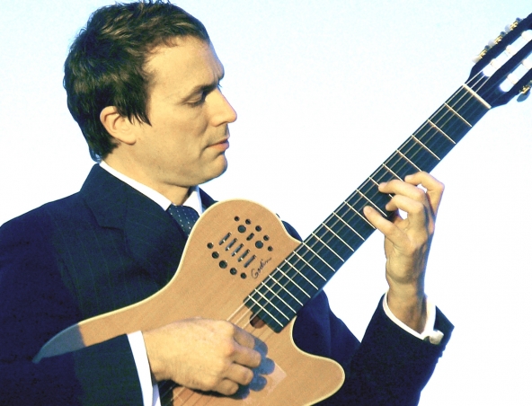 Gavin Libotte, classical guitarist in Sydney