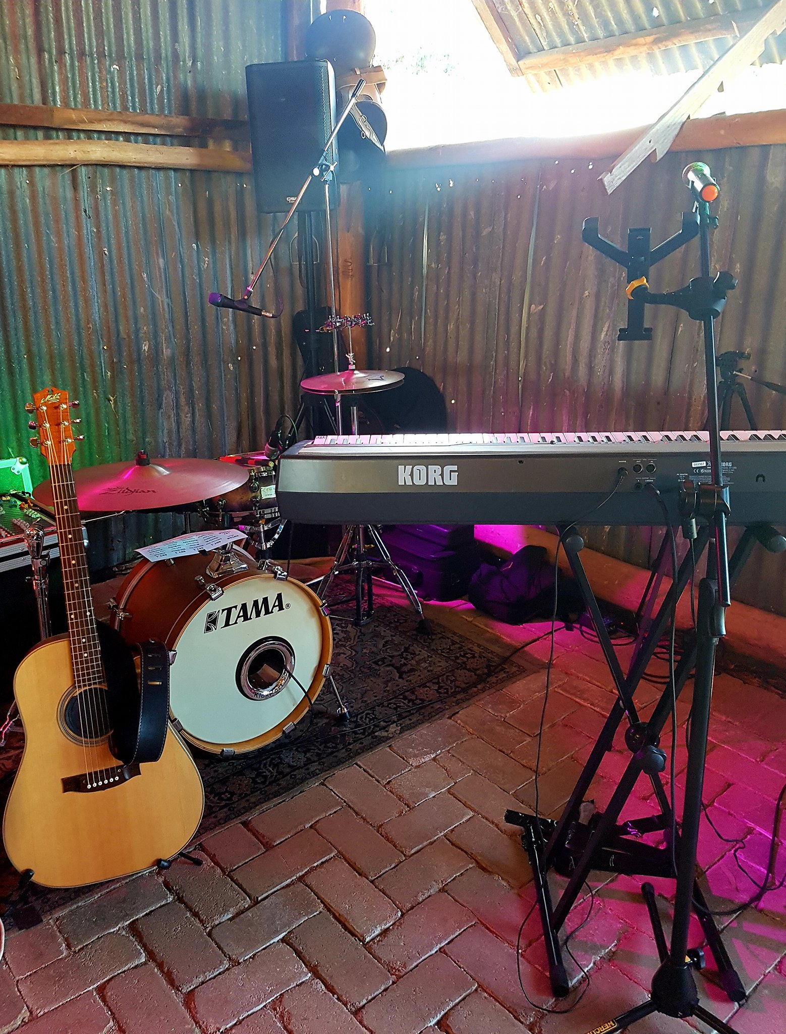 Acoustic Autograph, cover band in Sydney, photo 2