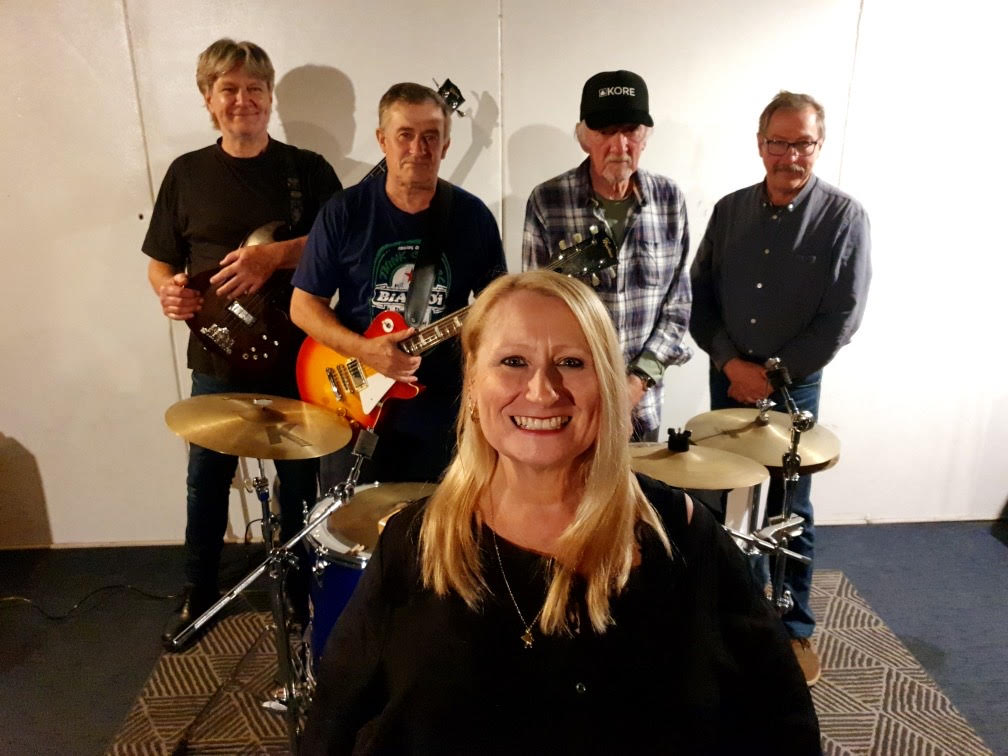 Crystal Blue and The Dreamers, cover band in Sydney