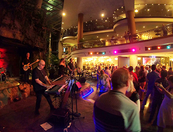 HYjInX, cover band in Sydney, photo 3