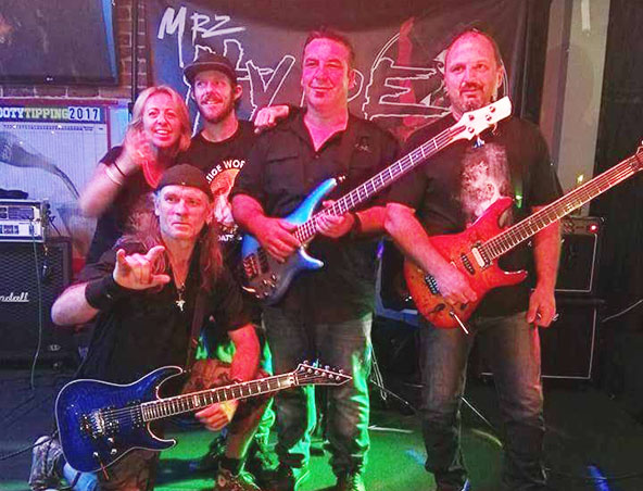 Mrz Hyde, cover band in Sydney, photo 2