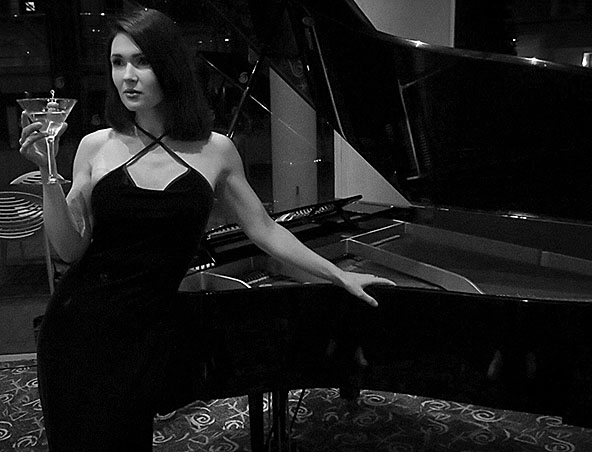 Shaken Not Stirred, cover band in Sydney, photo 3