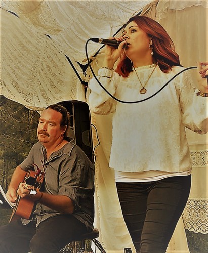 Paula and Owen, musical duo in Sandover, photo 3