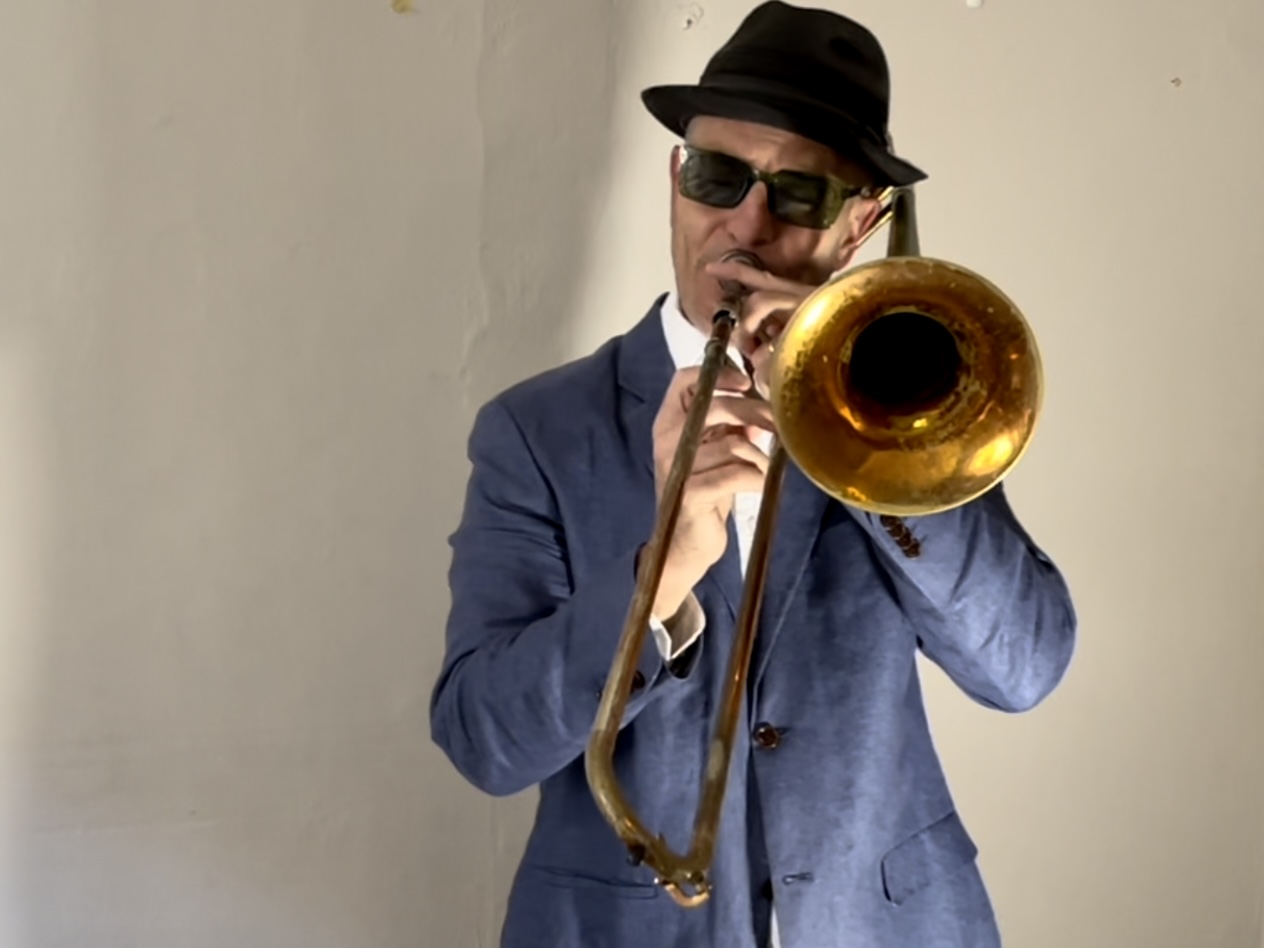 Frankie Martini Jnr, jazz singer in Sydney, photo 2