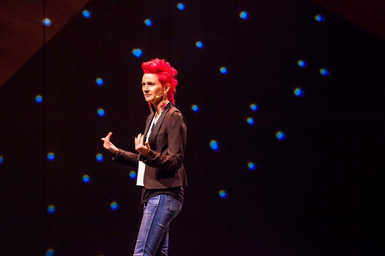 Lucy Bloom, motivational speaker in Sydney, photo 3