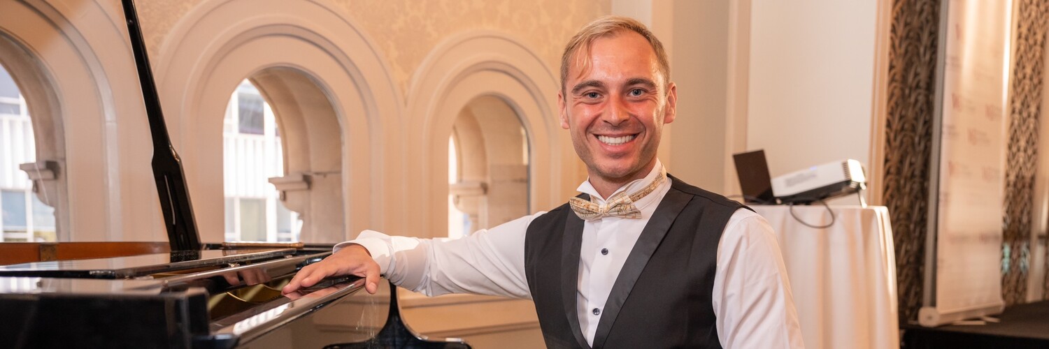 Michael Michel, pianist in Sydney, photo 3
