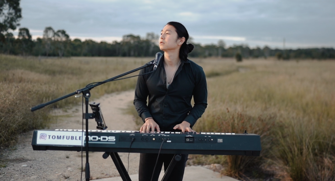 Tom Fuble, pianist and singer solo in Sydney, photo 2