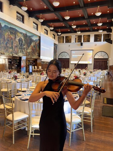 Jaque Azevedo, violinist in Sydney, photo 3